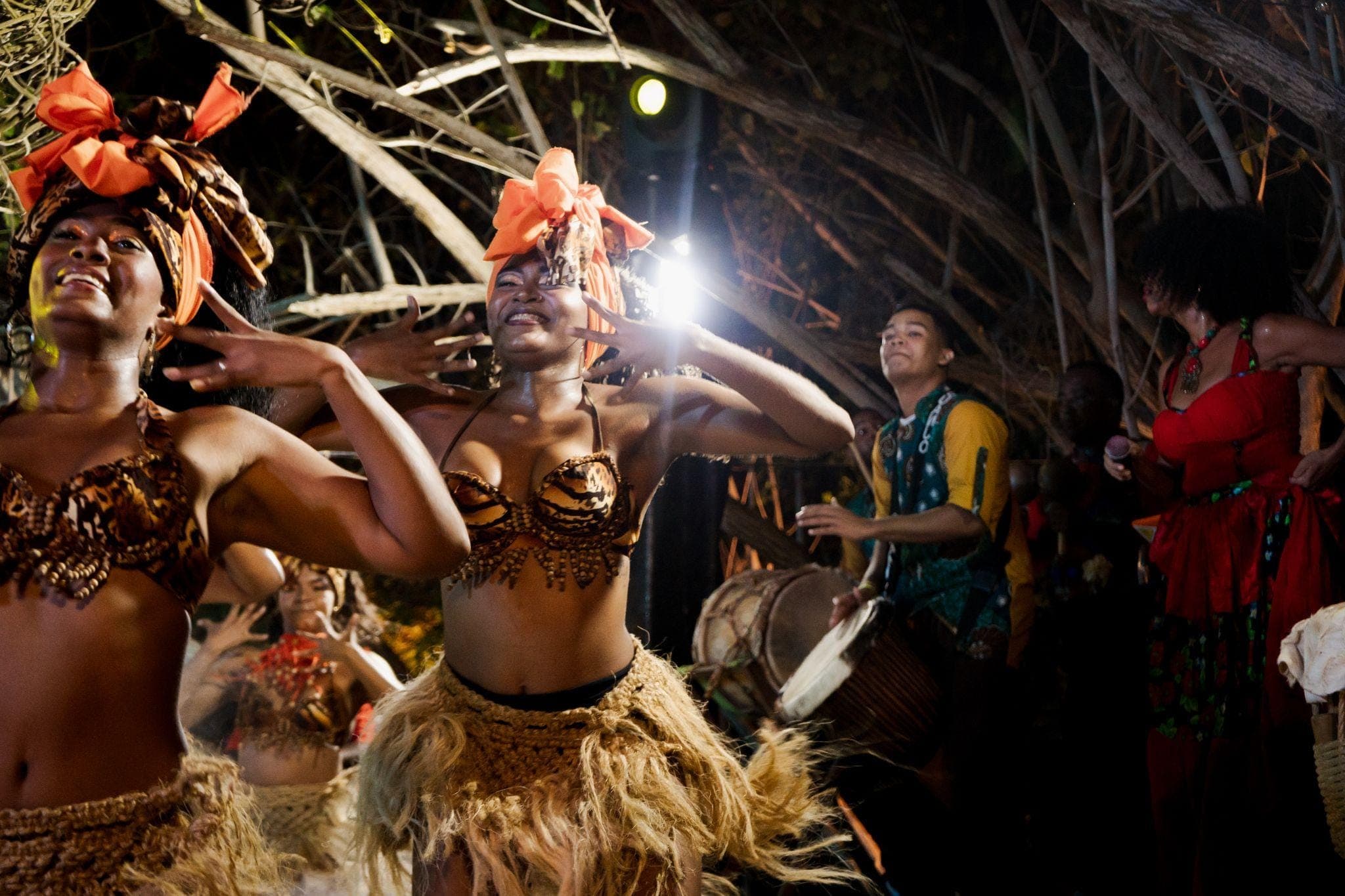 Tribute to Africa Show by VAOVA — bullerengue cantadora, African drums and Mapalé dancers in Cartagena
