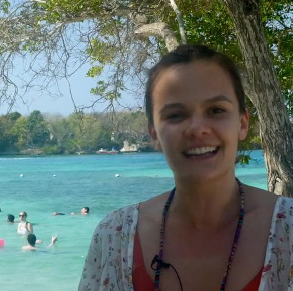 Juliana Zapata, VAOVA university trek promoter